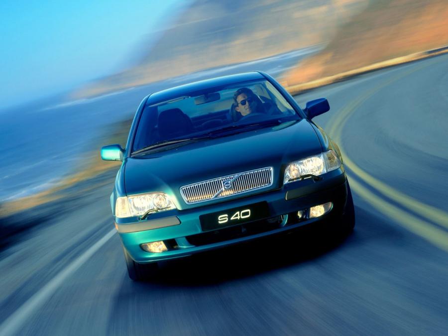  Volvo S40 1999 года  (фото 9 из 17)